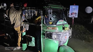 ইউপিডিএফের অবরোধের মধ্যে সাজেকের পর্যটকবাহী গাড়িতে গুলি