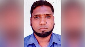 সরকারি চাকরিতে থেকে প্রার্থী হওয়া সালা উদ্দিন বরখাস্ত