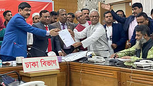 প্রতীক নিয়ে শুরু প্রচারযুদ্ধ: যা যা করতে মানা