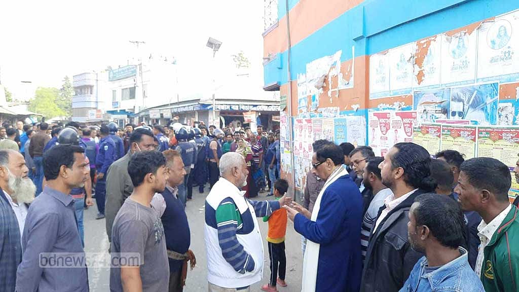 পাবনার স্বতন্ত্র প্রার্থী আবু সাইয়িদের প্রচারে ‘বাধা’, অভিযোগ নৌকার বিরুদ্ধে