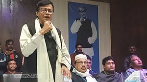 স্বতন্ত্র প্রার্থীর মঞ্চে সমাজকল্যাণ মন্ত্রীর ‘গীবত করলেন’ তার ভাই