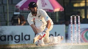 লড়াইয়ে এখনই হাল ছাড়ছে না নিউ জিল্যান্ড
