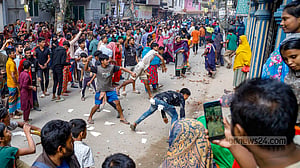 বাড়ির সামনে গৃহকর্মীর লাশ, উত্তাল বনশ্রী