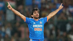 রাশিদ খানকে টপকে র‍্যাঙ্কিংয়ের শীর্ষে বিষ্ণই