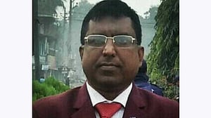 নৌকার পক্ষে থাকতে চাপ দেওয়ার অভিযোগ শিক্ষা কর্মকর্তার বিরুদ্ধে