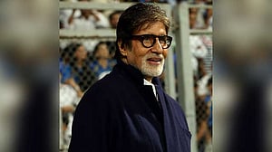 আইএসপিএলে দল কিনে ক্রিকেটের আঙিনায় অমিতাভও