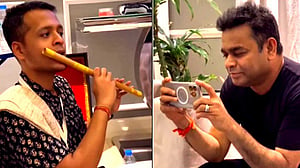 ‘লৌহ কপাট’ বিতর্ক অতীত! কৃষ্ণনামে ডুব দিয়েছেন রহমান