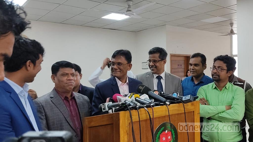 ভোটের প্রচারে সংঘাত: দায়িত্বে অবহেলায় দুই ওসিকে প্রত্যাহার