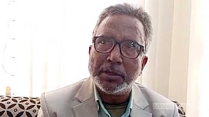 নাটোরে কার্যালয়ে ঢুকে শিক্ষা কর্মকর্তাকে ‘মারধর’