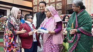বিশ্বের নামি প্রতিষ্ঠান যেভাবে শিক্ষা দেয়, তাই করতে চাই: প্রধানমন্ত্রী