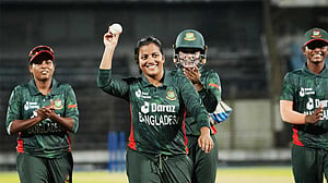 মাস সেরার দৌড়ে বাংলাদেশের নাহিদা-ফারজানা