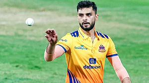 আমিরাতের লিগে ২০ মাস নিষিদ্ধ আফগান পেসার নাভিন