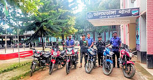 চুয়াডাঙ্গায় ৬ চোরাই মোটরসাইকেল জব্দ, ২ তরুণ গ্রেপ্তার