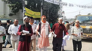 কুমিল্লায় ভোট বর্জনের লিফলেট বিতরণকালে বিএনপির দুজন আটক