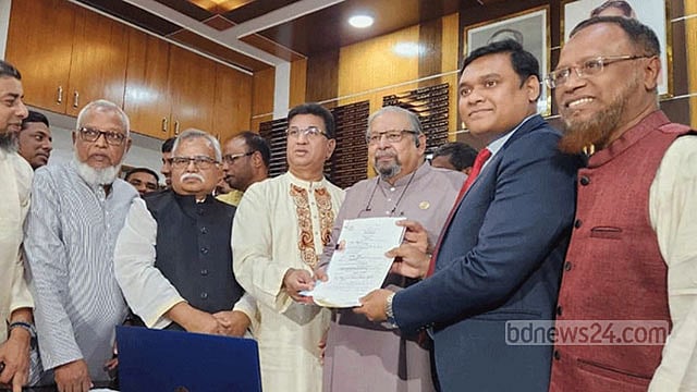 পাঁচ বছরে প্রবাসীকল্যাণ মন্ত্রীর চেয়ে স্ত্রীর সম্পদ বেশি বেড়েছে