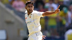 অভিষেকে ঝলক দেখিয়ে ছিটকে গেলেন শাহজাদ