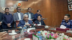থার্টি ফার্স্ট উদযাপন চার দেয়ালের ভেতরে, জানালেন স্বরাষ্ট্রমন্ত্রী