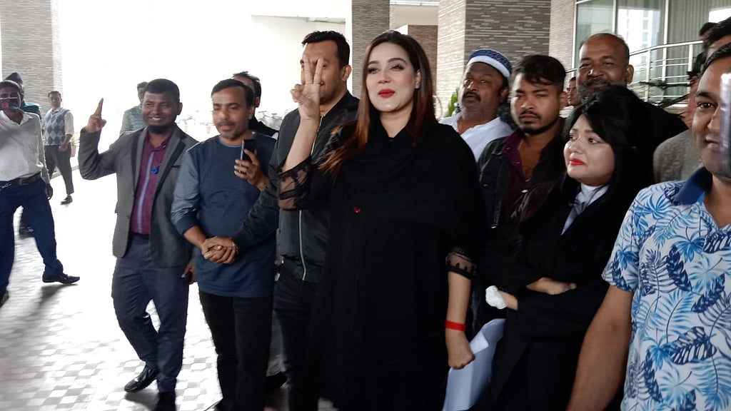 প্রার্থিতা ফিরে পেয়ে মাহিয়া মাহি বললেন, লড়াই হবে ‘হাড্ডাহাড্ডি’