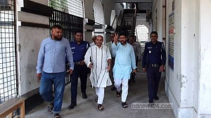 গণমাধ্যমে বেশি লেখে বলেই শোকজ দেওয়া হয়েছে: নিক্সন চৌধুরী
