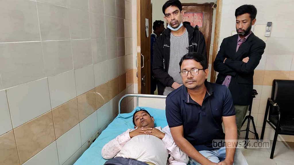 কুমিল্লায় সাংবাদিকদের ওপর নৌকার কর্মীদের হামলার অভিযোগ