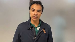 নিয়োগের পরদিনই চাকরি হারালেন বাট
