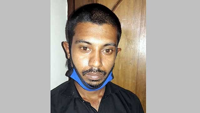 চট্টগ্রামের সন্ত্রাসী ‘ঢাকাইয়া আকবর’ লক্ষ্মীপুরে গ্রেপ্তার