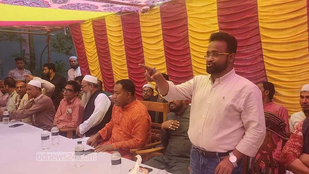 `কম্পিটিশন তো দূরের কথা পারলে সামনে দাঁড়া’, স্বতন্ত্র প্রার্থীকে স্বেচ্ছাসেবক লীগ নেতার হুমকি