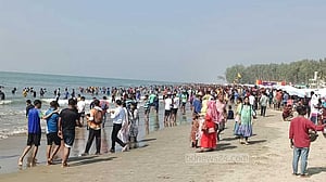 ‘থার্টি ফার্স্ট নাইটে’ কক্সবাজারে আয়োজন নেই, পর্যটক নামমাত্র