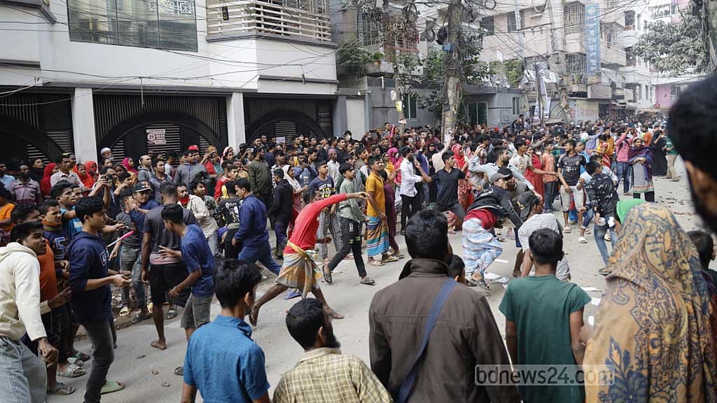 বাড়ির সামনে গৃহকর্মীর লাশ, বনশ্রীতে উত্তেজনা-ভাঙচুর-অগ্নিসংযোগ