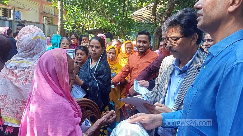 কুমিল্লায় বাড়ি বাড়ি গিয়ে ভোট বর্জনের আহ্বান বিএনপির