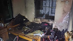 ফেনীতে ফ্রিজের কম্প্রেসার বিস্ফোরণে শিশুসহ দম্পতি দগ্ধ