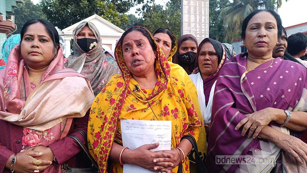 মেহেরপুরে নৌকার ভোট না করায় নারী ইউপি সদস্যকে লাঞ্ছনা চেয়ারম্যানের
