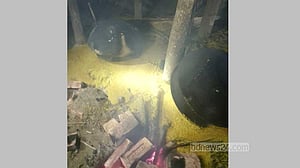 জাফর উল্যাহর সমর্থকদের খিচুড়ি ফেলে দেওয়ার অভিযোগ নিক্সন সমর্থকের বিরুদ্ধে