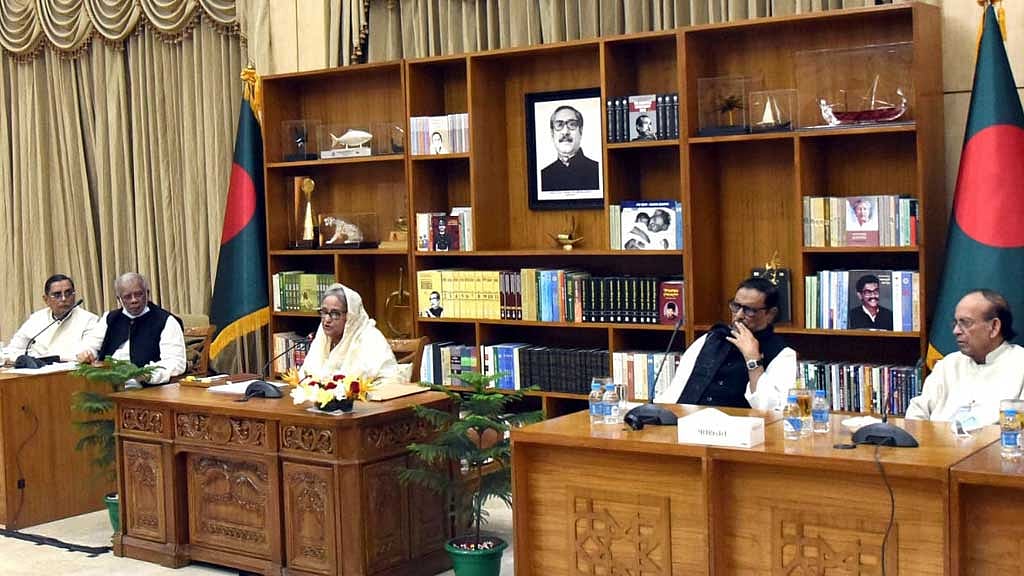 ১৪ দলের নেতাদের নিয়ে বৈঠকে শেখ হাসিনা