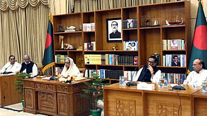 ১৪ দলের নেতাদের নিয়ে বৈঠকে শেখ হাসিনা