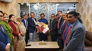 ‘স্মার্ট’ বস্ত্র ও পাটখাত তৈরি করতে চান নানক