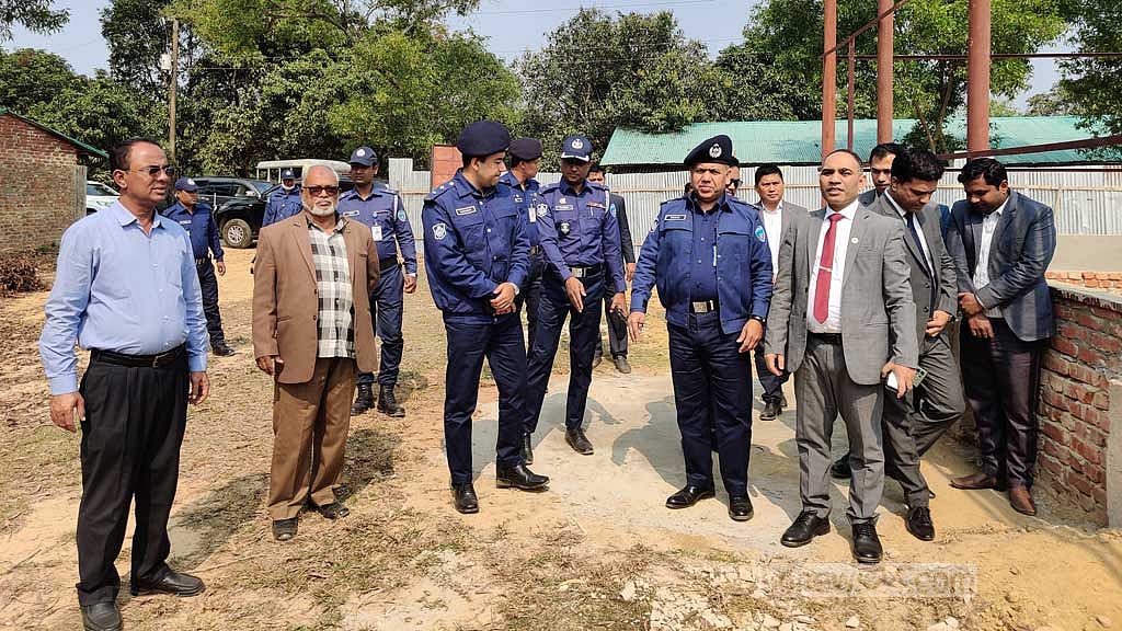 তুমব্রু সীমান্তে রাতেও গোলাগুলি, পরিদর্শনে ডিসি-এসপি