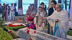পরিবারের সদস্যদের প্রতি শেখ হাসিনার শ্রদ্ধা