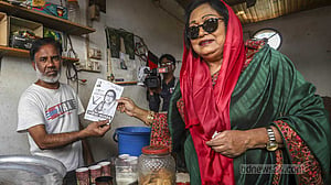 প্রচারে বিবর্ণ লাঙ্গল, ভোটের লড়াইয়ে কোথায় শেরীফা