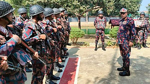 সীমান্তে ‘সর্বোচ্চ সতর্ক’ থাকার নির্দেশ বিজিবি মহাপরিচালকের