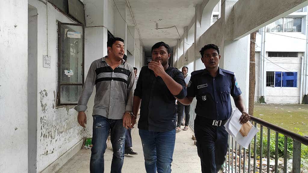 ব়্যাব পরিচয়ে ছিনতাই: সোনারগাঁ পৌর ছাত্রলীগের কমিটি বিলুপ্ত