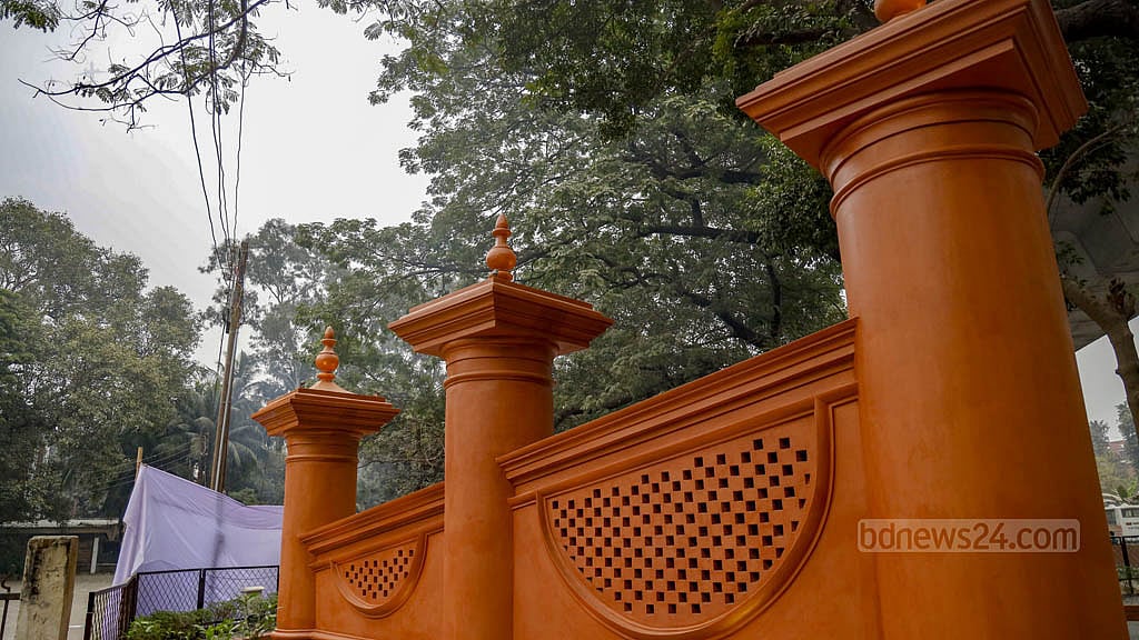 সেই ঢাকা গেইট, এই ঢাকা গেইট