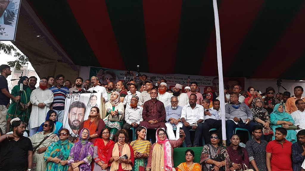 খালেদা জিয়া ‘জীবন-মৃত্যুর সঙ্গে পাঞ্জা লড়ছেন’: ফখরুল