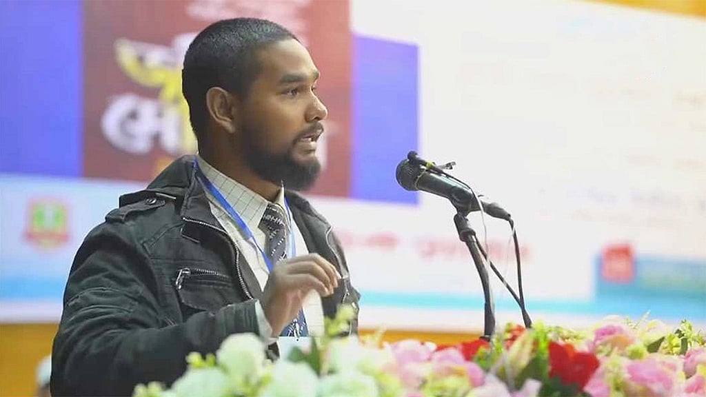 শিক্ষক হিসেবে আসিফ মাহতাবের যোগ্যতা প্রশ্নবিদ্ধ: মহিলা পরিষদ