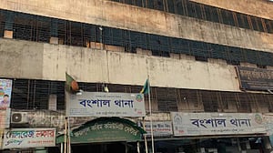 নির্যাতনে মৃত্যুর অভিযোগ, বংশালের ওসিসহ ৫ পুলিশের বিরুদ্ধে মামলা