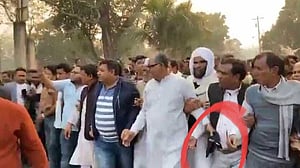 পাবনায় মিছিলে প্রদর্শন করা আওয়ামী লীগ নেতার পিস্তল জব্দ