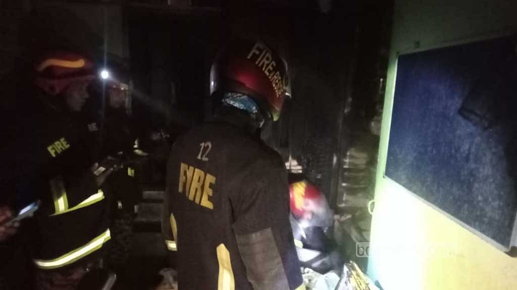 গাজীপুরে ভোটকেন্দ্রসহ ৩ স্কুলে অগ্নিসংযোগ, পুড়েছে টিভি-কম্পিউটার
