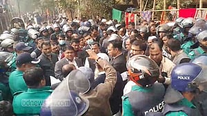 উচ্ছেদ অভিযানে হামলা: সিটি করপোরেশনের মামলায় আসামি হাজারের বেশি