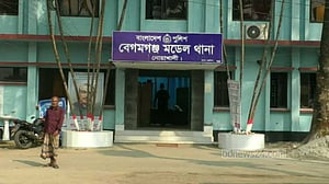 নোয়াখালীতে তরুণকে কুপিয়ে হত্যা, আটক ২