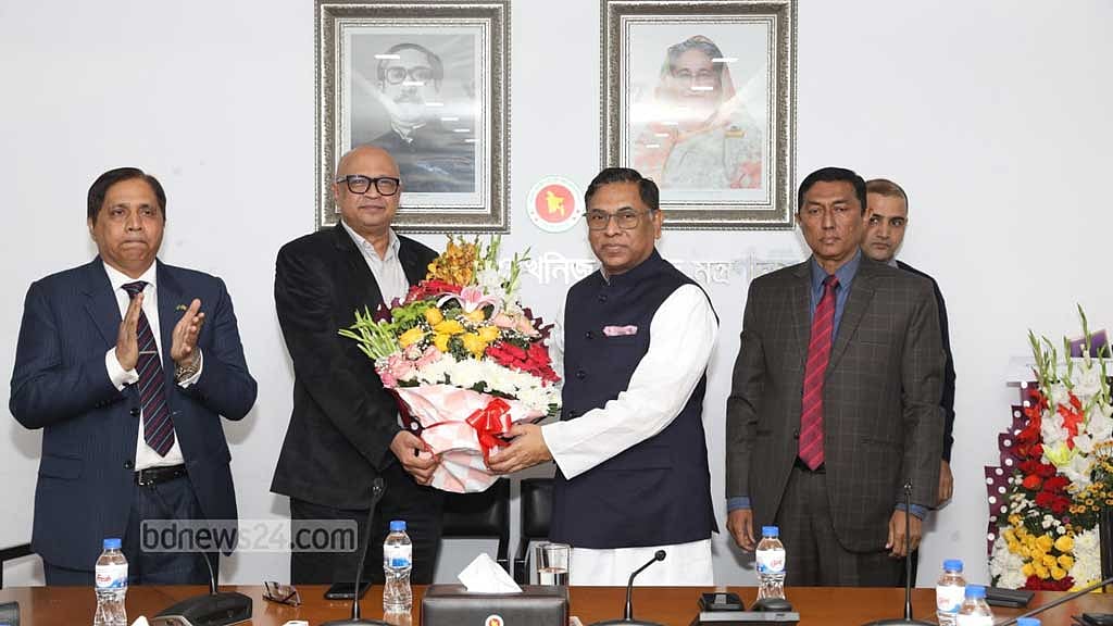 ১০০ দিনের কর্মপরিকল্পনা নিতে বললেন বিদ্যুৎ প্রতিমন্ত্রী